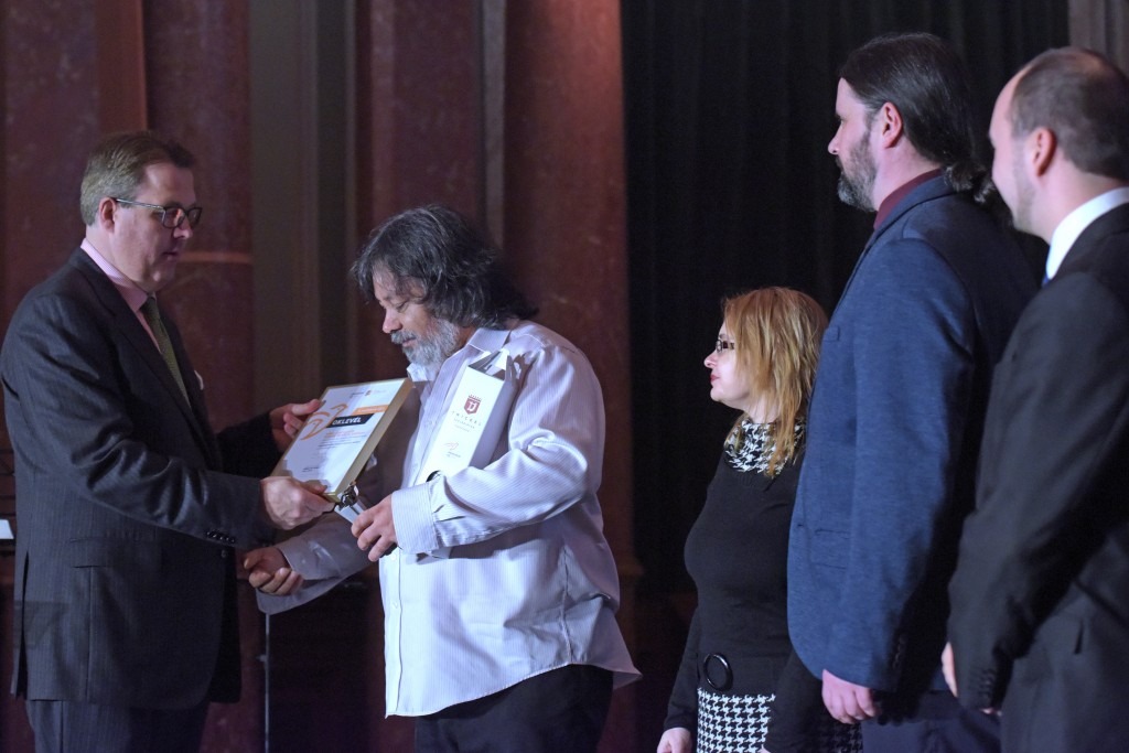 Carlos Lattes Pavez átveszi a díjat/Fotó: XV Média, Nagy Botond
